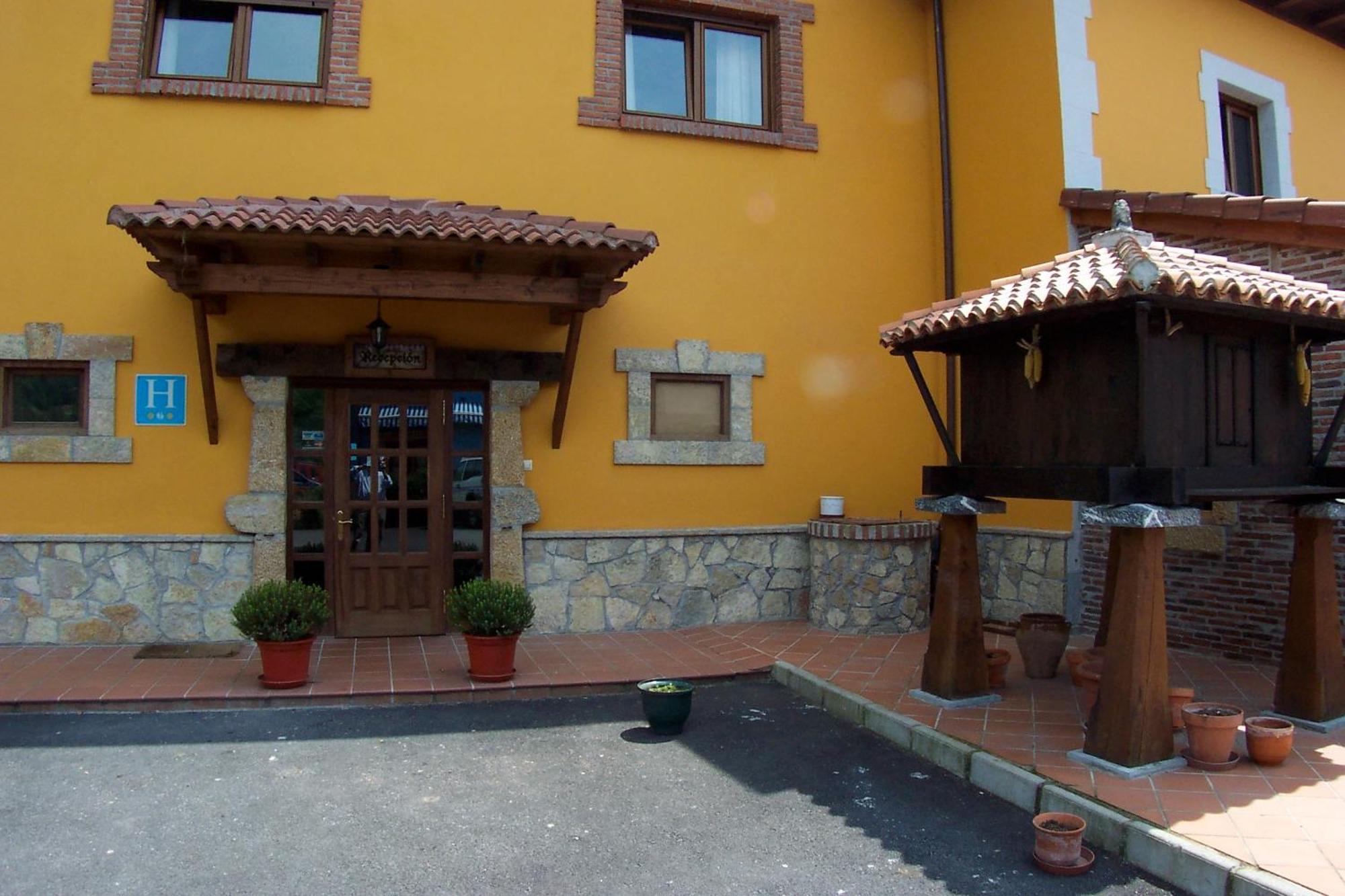 Conjunto Hotelero La Pasera Сото де Кангас Екстериор снимка